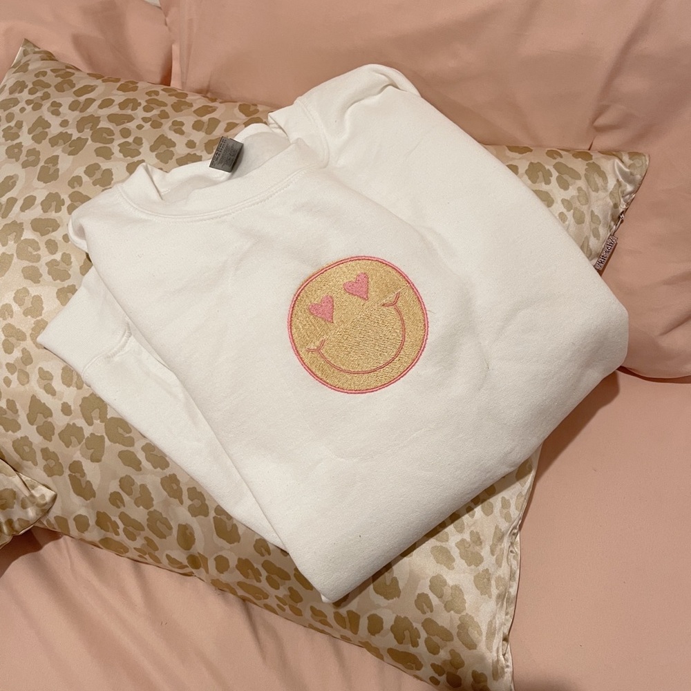 Smiley Face Heart Eye Preppy Embroidered Sweatshirt - Picture 2 of 2